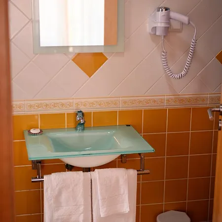 Falesias Da Arrifana Lantgård *